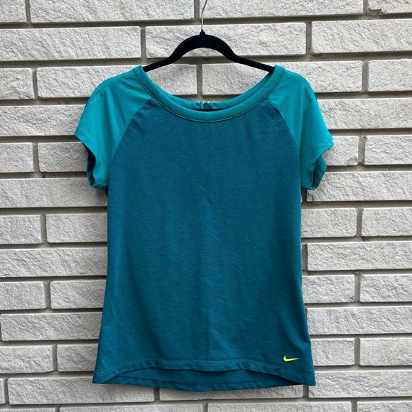 Nike Tops - Nike Golf Green Short Sleeve Rounded Neck Top with Lime Zipper Accent Sz L